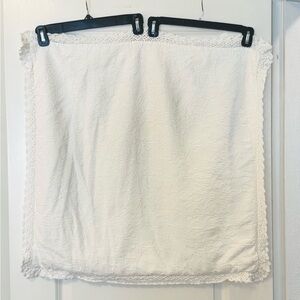 Elegant White Lace Accent Pillow (x2)  & Inserts